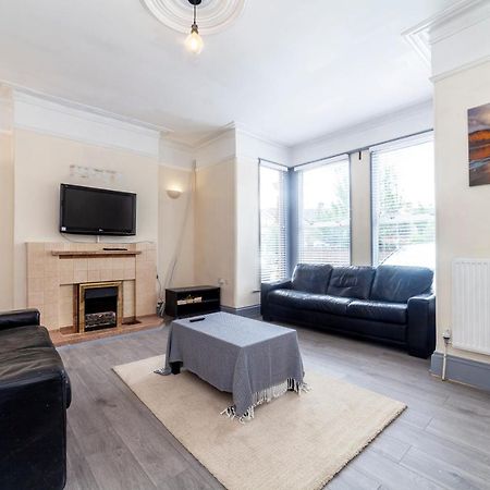 Highlands Gardens Suites Ilford Eksteriør bilde