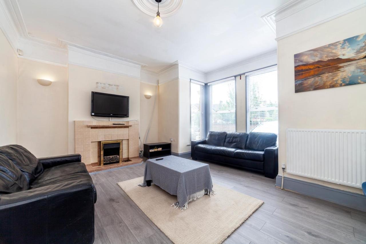 Highlands Gardens Suites Ilford Eksteriør bilde