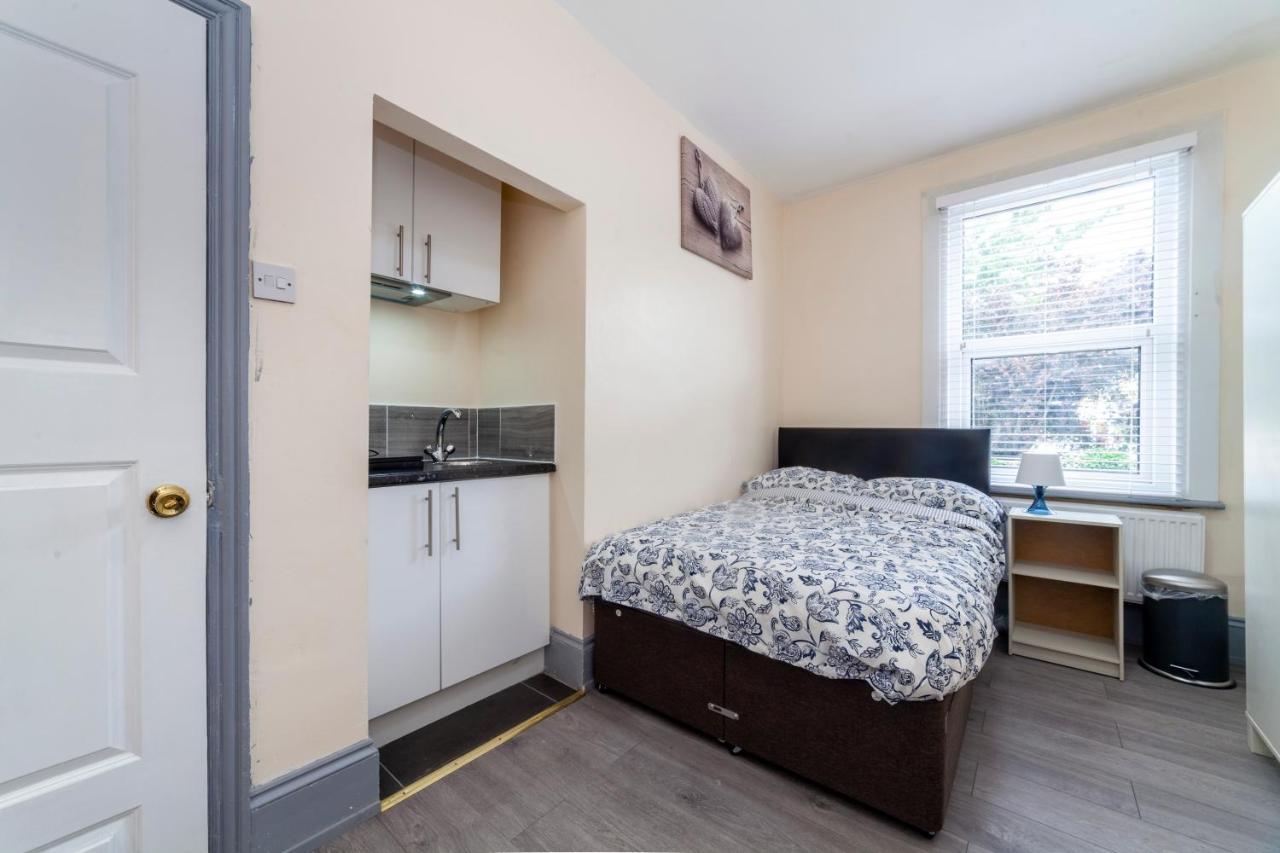 Highlands Gardens Suites Ilford Eksteriør bilde
