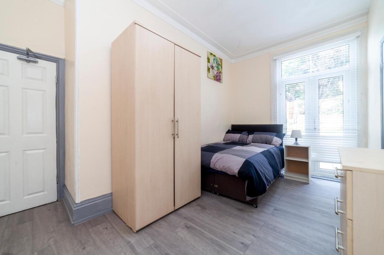 Highlands Gardens Suites Ilford Eksteriør bilde